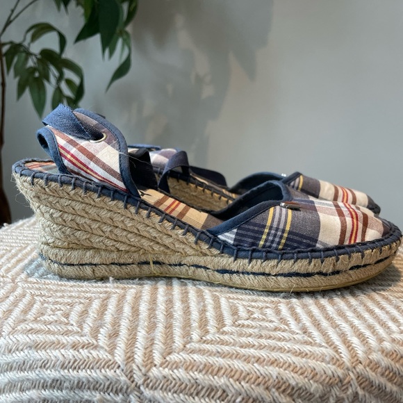 ROXY Plaid Fabric Espadrilles. Lace tie up. Size 6.5. - Picture 3 of 9